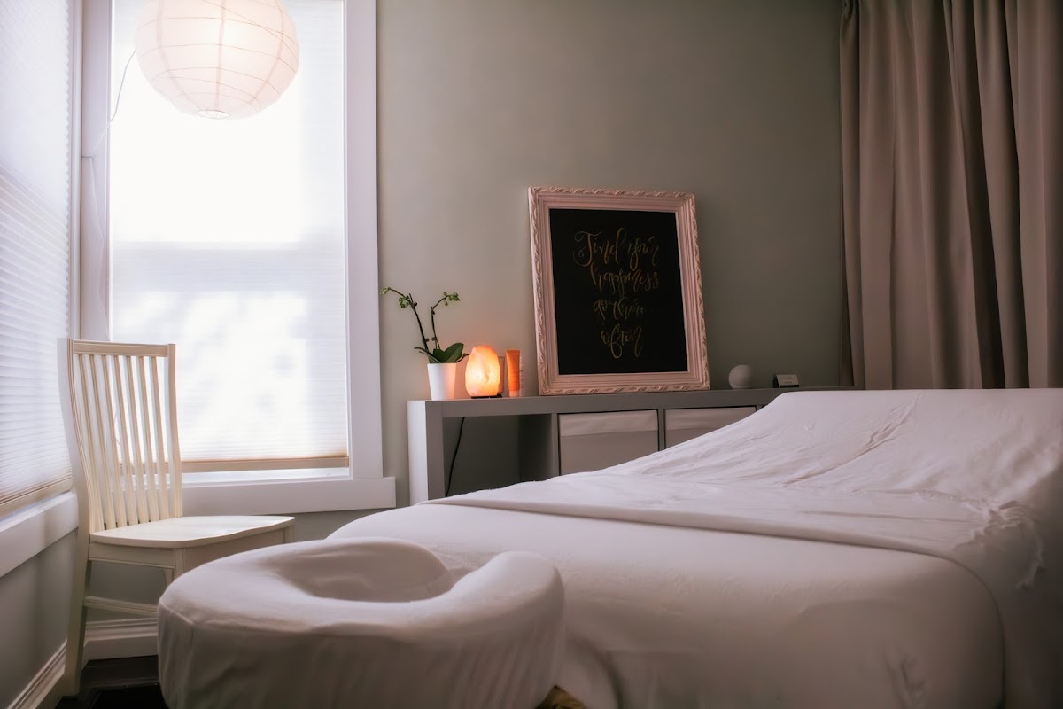 Re3 Massage & Wellness photo 2