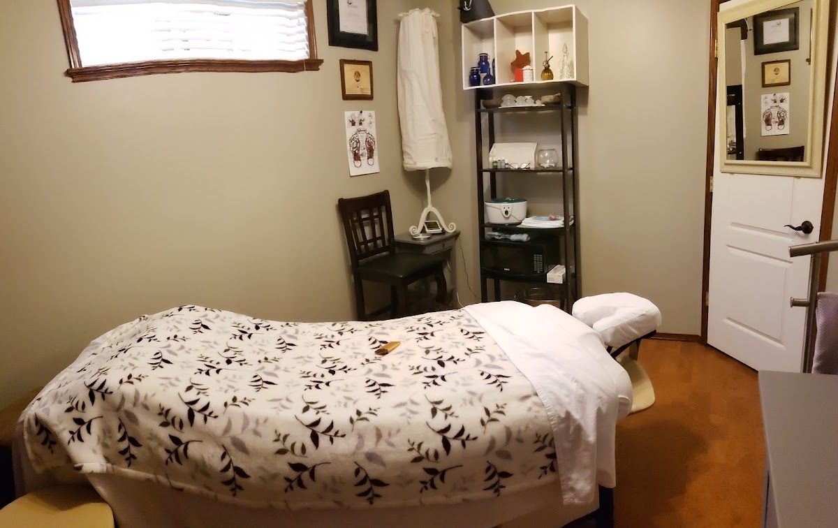 U Knead 1 Manual Osteopathy and Massage Therapy photo 2