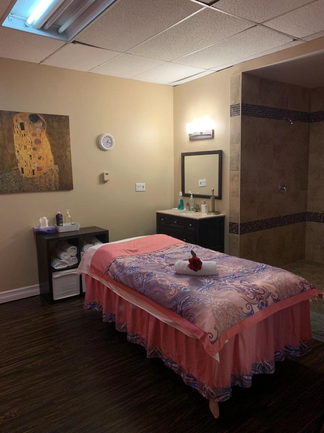 99 Street Massage photo 3