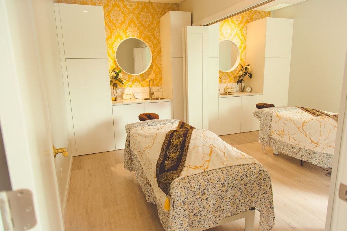 Royal Thai Massage and Wellness