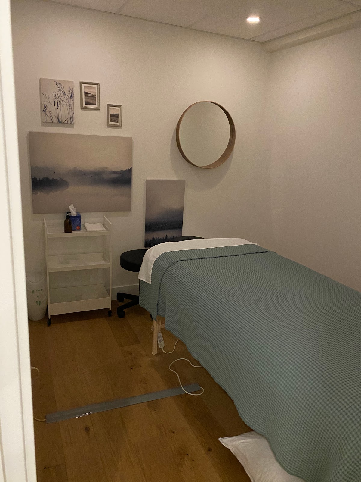 Why Knot! Massage & Wellness Calgary. SAME DAY ONLINE BOOKING photo 2