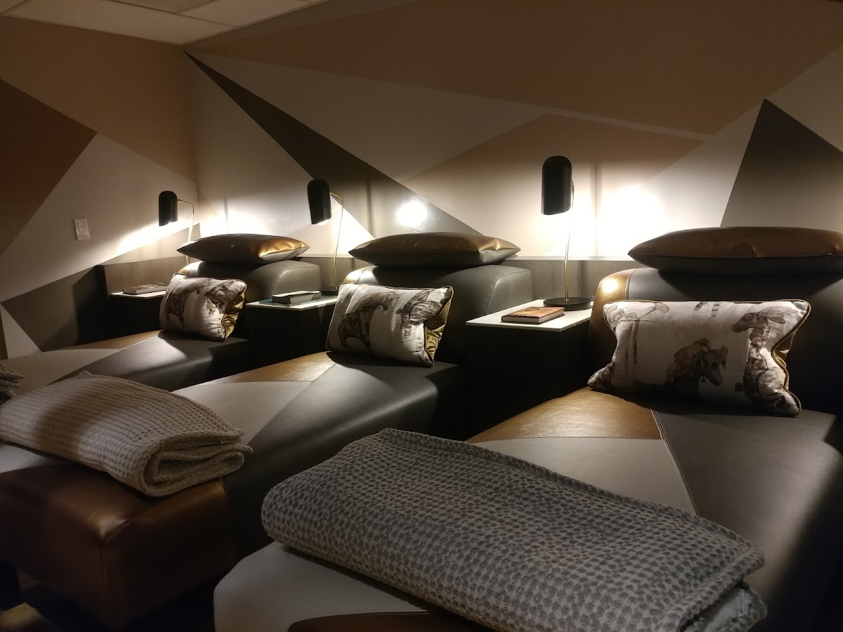 RnR Wellness Spa at Hôtel Le Germain photo 2