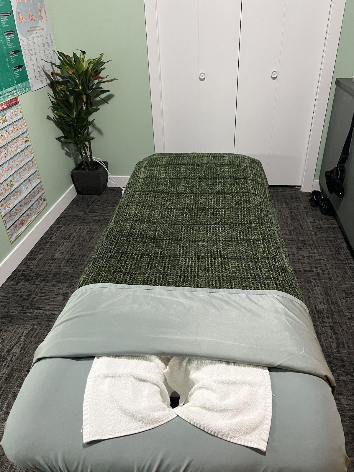 Thai Healing hand massage & Thai Healing Pressure Point Wellness photo 3