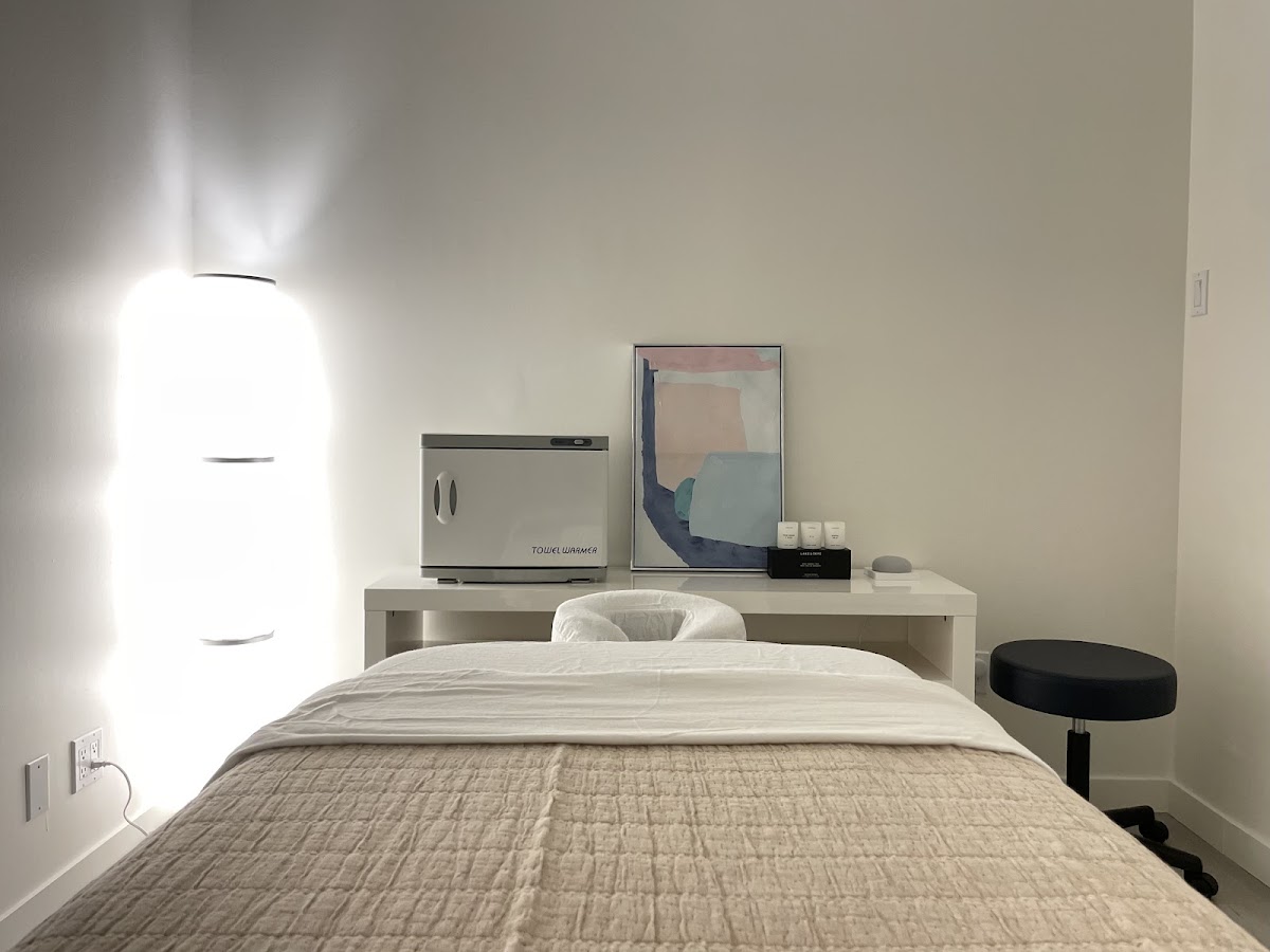 WELLNESS PARK Massage & Physiotherapy & Acupuncture