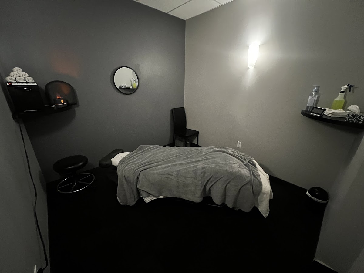 Massage Addict Calgary Cityscape photo 3