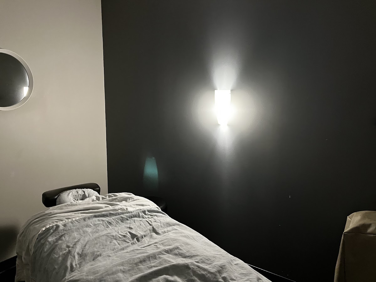 Massage Addict Calgary Sage Hill Crossing photo 2