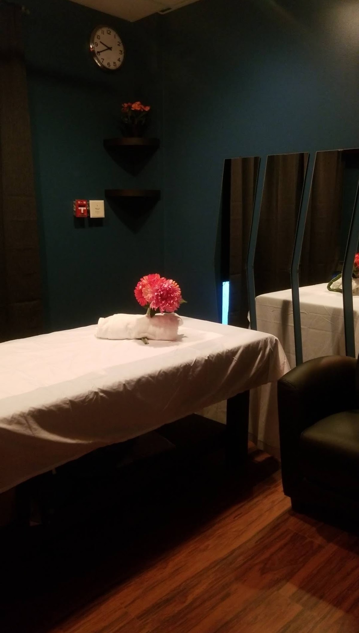 9 Star Massage. photo 2