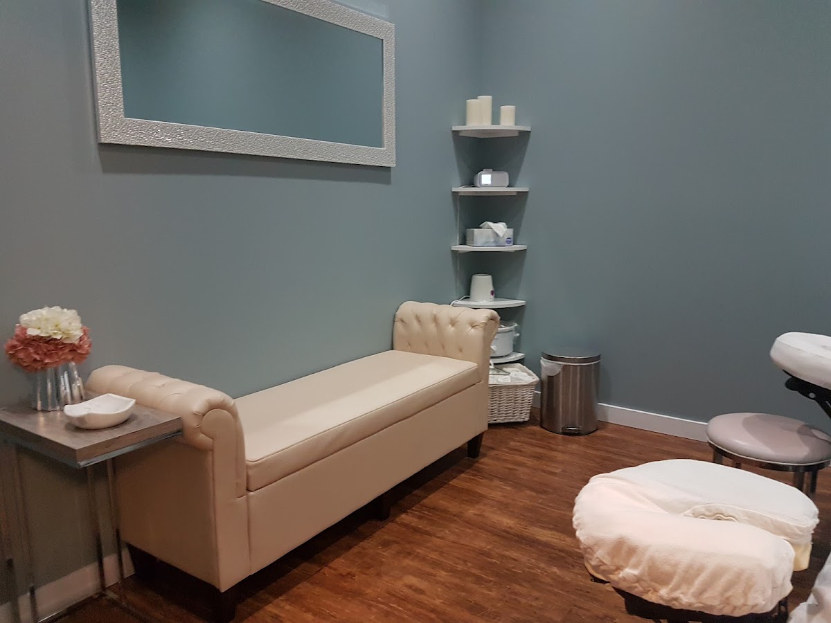 The Soothing Relief Massage & Laser Clinic photo 3