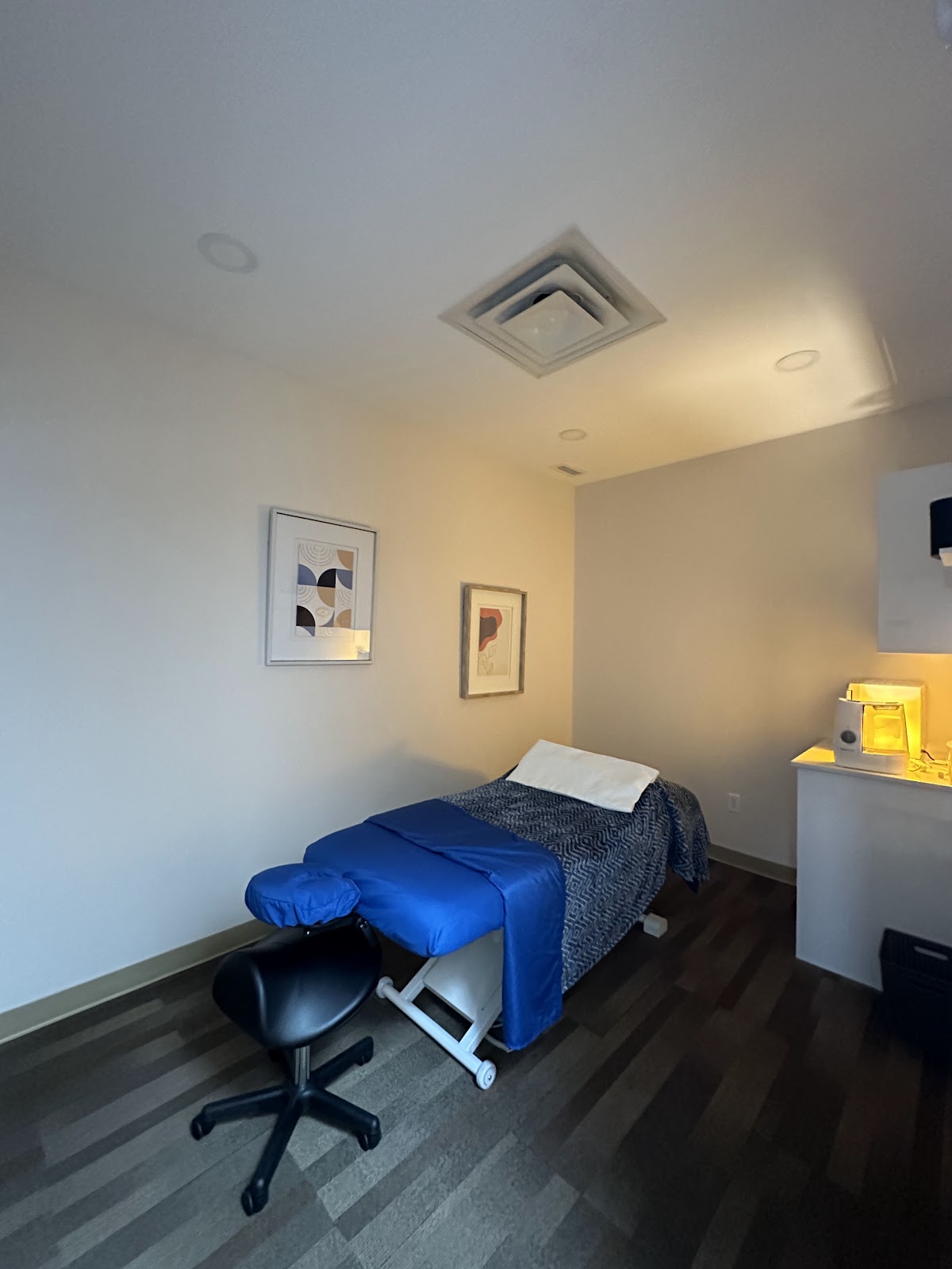 Massage Life Edmonton South - Walker Lakes Plaza photo 2