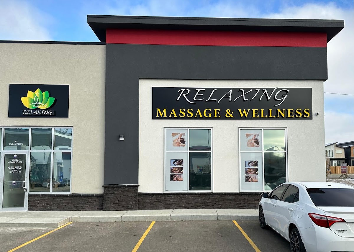 Relaxing massage and wellness photo 2