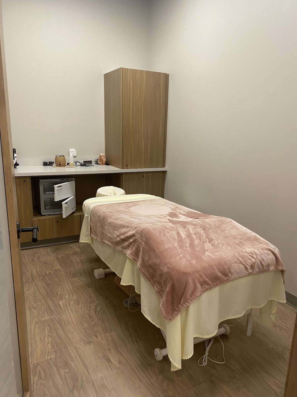 MASSAGE SQUARE photo 3